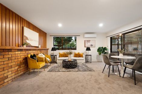 Photo of property in 2/21 Walter Strevens Drive, Conifer Grove, Takanini, 2112