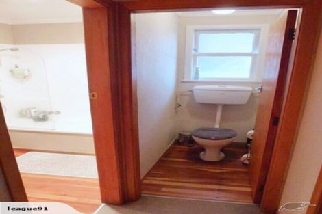 Photo of property in 124 Ruamahanga Crescent, Terrace End, Palmerston North, 4410