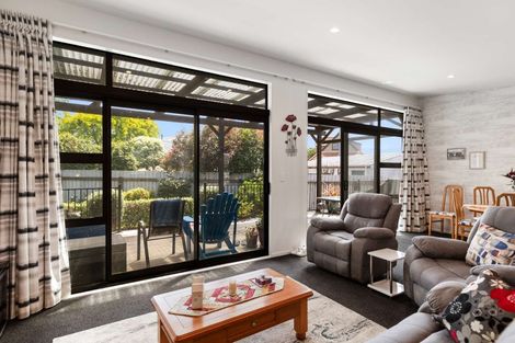 Photo of property in 7 Oak Crescent, Ashhurst, 4810