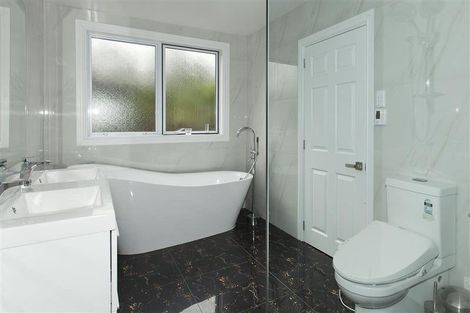 Photo of property in 220 Gills Road, Albany Heights, Auckland, 0632