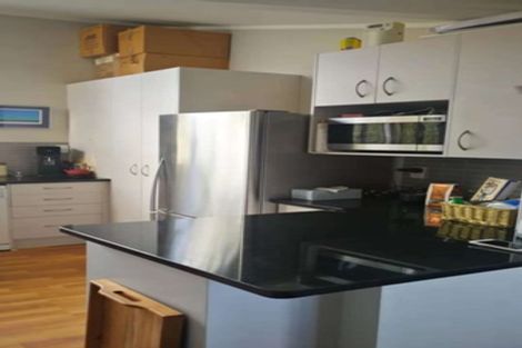 Photo of property in 131 West Harbour Drive, West Harbour, Auckland, 0618