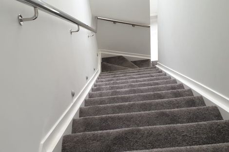 Photo of property in 18a Riverpark Crescent, Henderson, Auckland, 0610