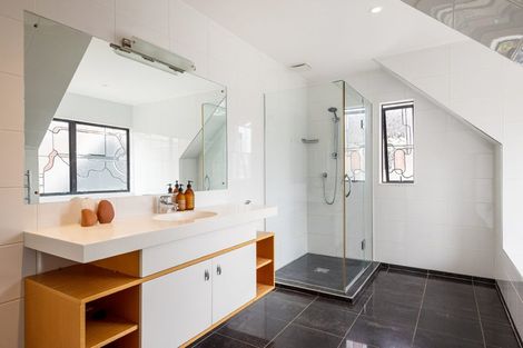 Photo of property in 33 Craig Road, Milford, Auckland, 0620