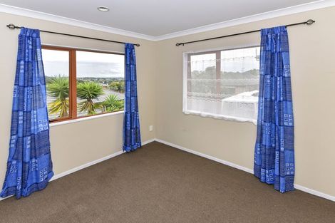Photo of property in 63c Redoubt Road, Goodwood Heights, Auckland, 2105