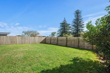 Photo of property in 18 Taupata Lane, Helensville, 0800
