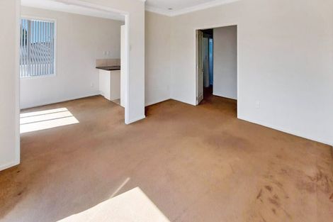 Photo of property in 31 Covil Avenue, Te Atatu South, Auckland, 0610