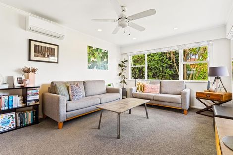 Photo of property in 19 Brennan Avenue, Te Atatu Peninsula, Auckland, 0610