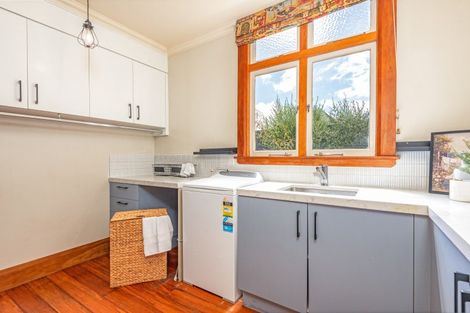 Photo of property in 10 Saint Johns Avenue, Palmerston North, 4414