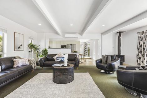 Photo of property in 825 Beach Road, Browns Bay, Auckland, 0630