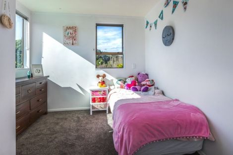 Photo of property in 20 Solander Place, Whitby, Porirua, 5024