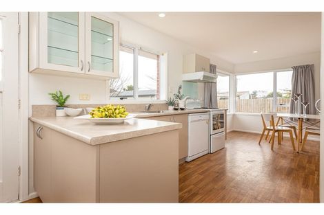 Photo of property in 13 Pembroke Street, Avondale, Christchurch, 8061