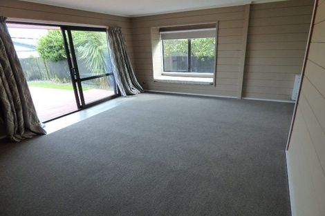 Photo of property in 2/17e Te Maru Place, Redwood, Christchurch, 8051
