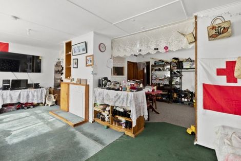 Photo of property in 35 Hanson Grove, Stokes Valley, Lower Hutt, 5019