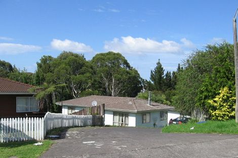 Photo of property in 9 Fernhaven Place, Massey, Auckland, 0614