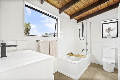 Photo of property in 37a Collins Road, Melville, Hamilton, 3206