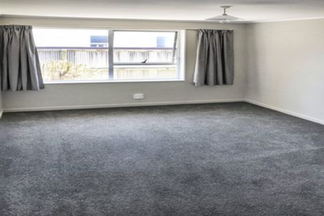 Photo of property in 355 Main North Road, Redwood, Christchurch, 8051