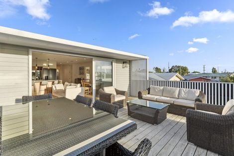 Photo of property in 570 Glenfield Road, Bayview, Auckland, 0629