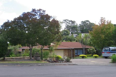Photo of property in 4 Crown Hill Close, Forrest Hill, Auckland, 0620