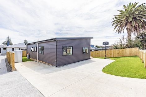 Photo of property in 5a Karaka Street, Castlecliff, Wanganui, 4501