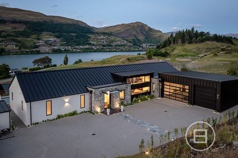 Photo of property in 5 Red Deer Rise, Kelvin Heights, Queenstown, 9300