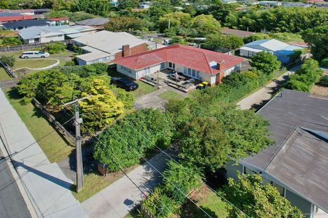 Photo of property in 22 Kingdale Road, Henderson, Auckland, 0610