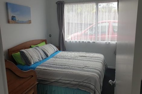 Photo of property in 1/186 East Coast Road, Forrest Hill, Auckland, 0620