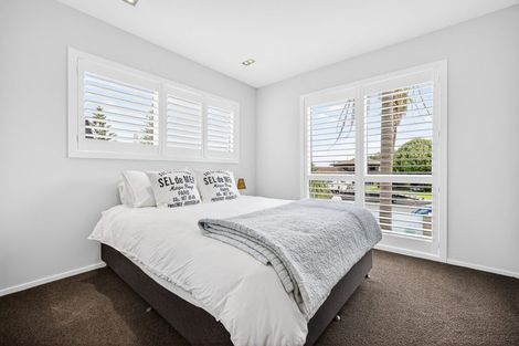 Photo of property in 9a Craig Road, Milford, Auckland, 0620