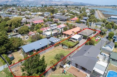 Photo of property in 11 Estuary Road, New Brighton, Christchurch, 8061