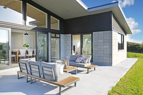 Photo of property in 82b Boyd Road, Clarks Beach, Pukekohe, 2679