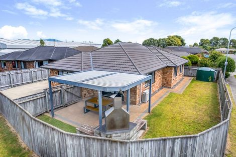 Photo of property in 18 Guildford Drive, Paraparaumu, 5032