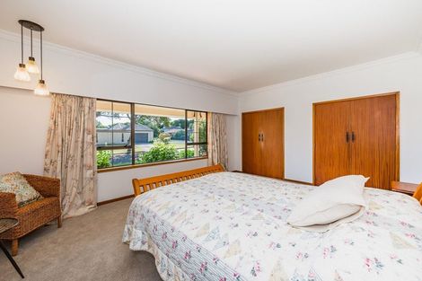 Photo of property in 73 Nimmo Avenue East, Waikanae, 5036