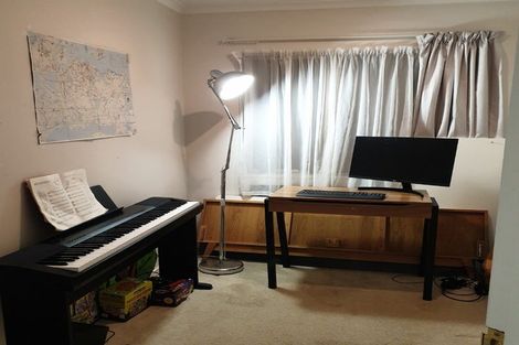 Photo of property in 5a Basra Drive, Henderson, Auckland, 0612