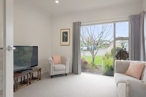 Photo of property in 20 Devoy Drive, Owhata, Rotorua, 3010