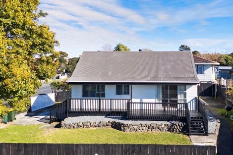 Photo of property in 1/2 Kennington Drive, Clendon Park, Auckland, 2103