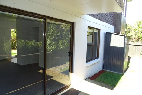 Photo of property in 3/59 Norwood Road, Bayswater, Auckland, 0622