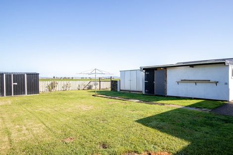 Photo of property in 71 Pipiroa Road, Ngatea, 3503