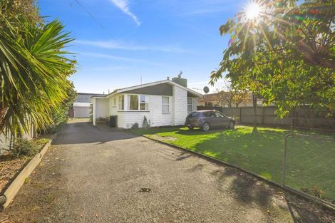 Photo of property in 25 Main North Road, Woodend, 7610