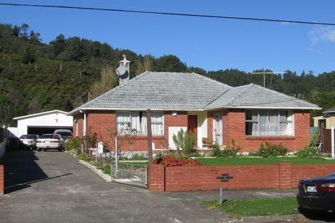 Photo of property in 28 Petherick Street, Taita, Lower Hutt, 5011