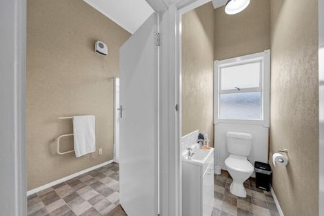 Photo of property in 55 Camberwell Road, Hawera, 4610