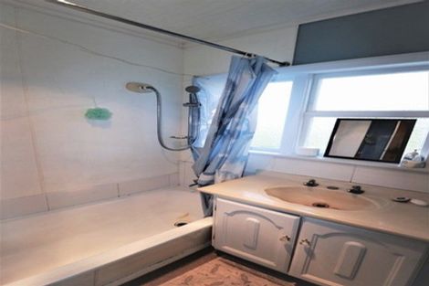 Photo of property in 44 Matipo Street, Castlecliff, Wanganui, 4501