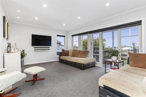 Photo of property in 1/84 Birkenhead Avenue, Birkenhead, Auckland, 0626