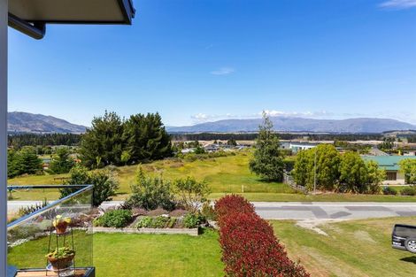 Photo of property in 7 Moraine Place, Lake Hawea, Wanaka, 9382
