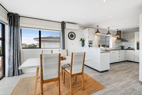 Photo of property in 93 Stanmore Bay Road, Stanmore Bay, Whangaparaoa, 0932