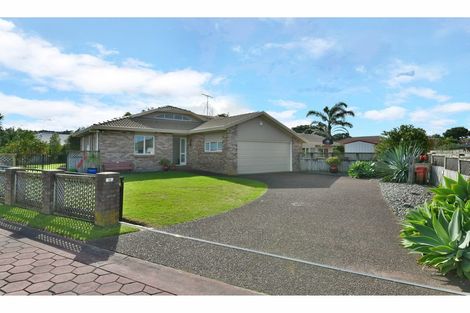 Photo of property in 11 Lakeside Drive, Orewa, 0931