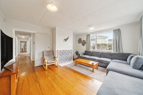 Photo of property in 15 Passive Grove, Ascot Park, Porirua, 5024