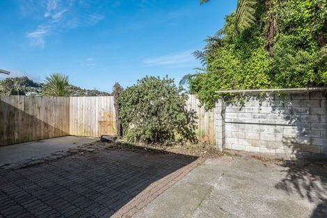 Photo of property in 117 Newlands Road, Newlands, Wellington, 6037