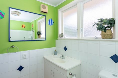 Photo of property in 129 Main Rd Clive, Clive, 4102