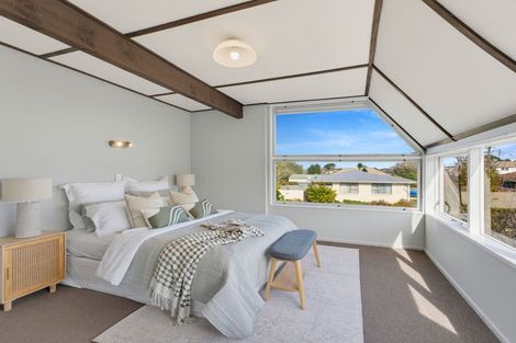 Photo of property in 1 Quinton Place, Bishopdale, Christchurch, 8053