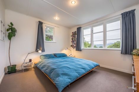 Photo of property in 10 Hill Grove, Naenae, Lower Hutt, 5011