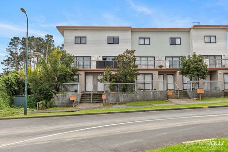 Photo of property in 9/46 Carlos Drive, Flat Bush, Auckland, 2016